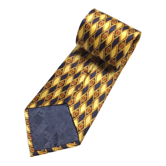 ROUNDTREE & YORKE Handmade Yellow Silk Tie. - Picture 2 of 6